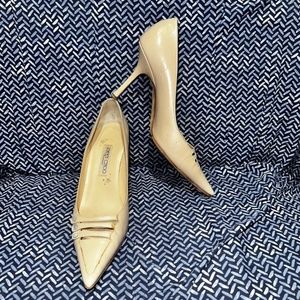 Jimmy Choo Nude Beige Leather Heels Pearl Accent Size 9.5 (EU 40) Pump EUC